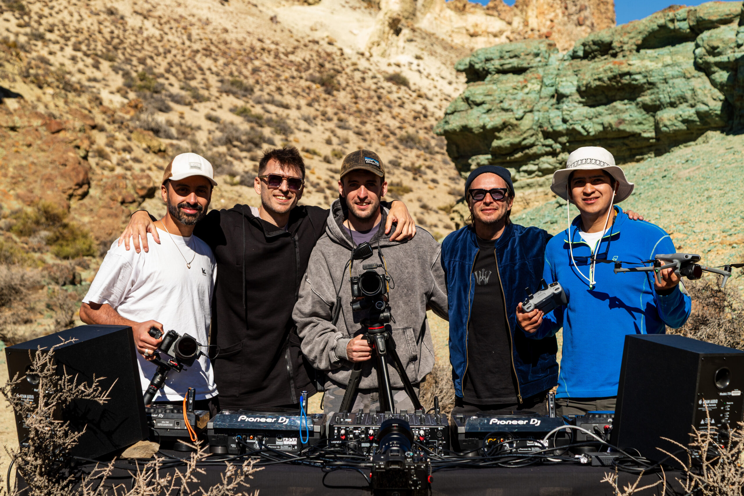 PAAX y Estepa grabaron un impactante DJ set en Piedra Parada